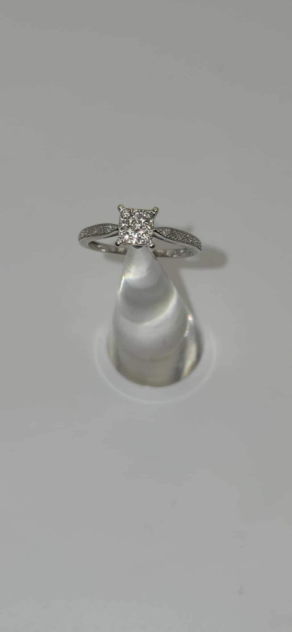 9ct White Gold 0.20ct Natural Diamond Cluster Ring Size Q