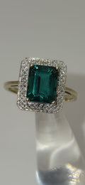 9ct Yellow Gold Hallmarked 375 Indicolite with 4 Accent Diamond's Ring Size P