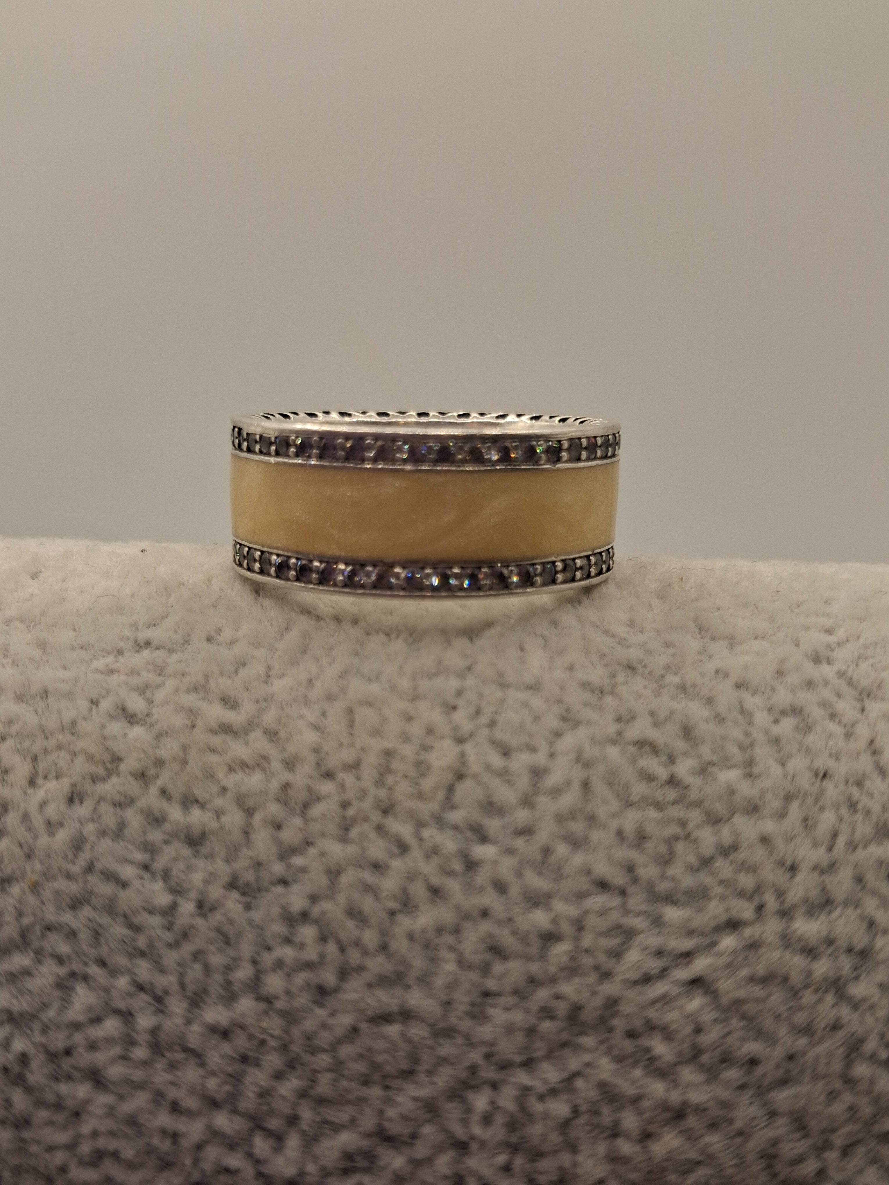 Hearts of Pandora Pearlescent Enamel Band Ring Size 56 S925 ALE