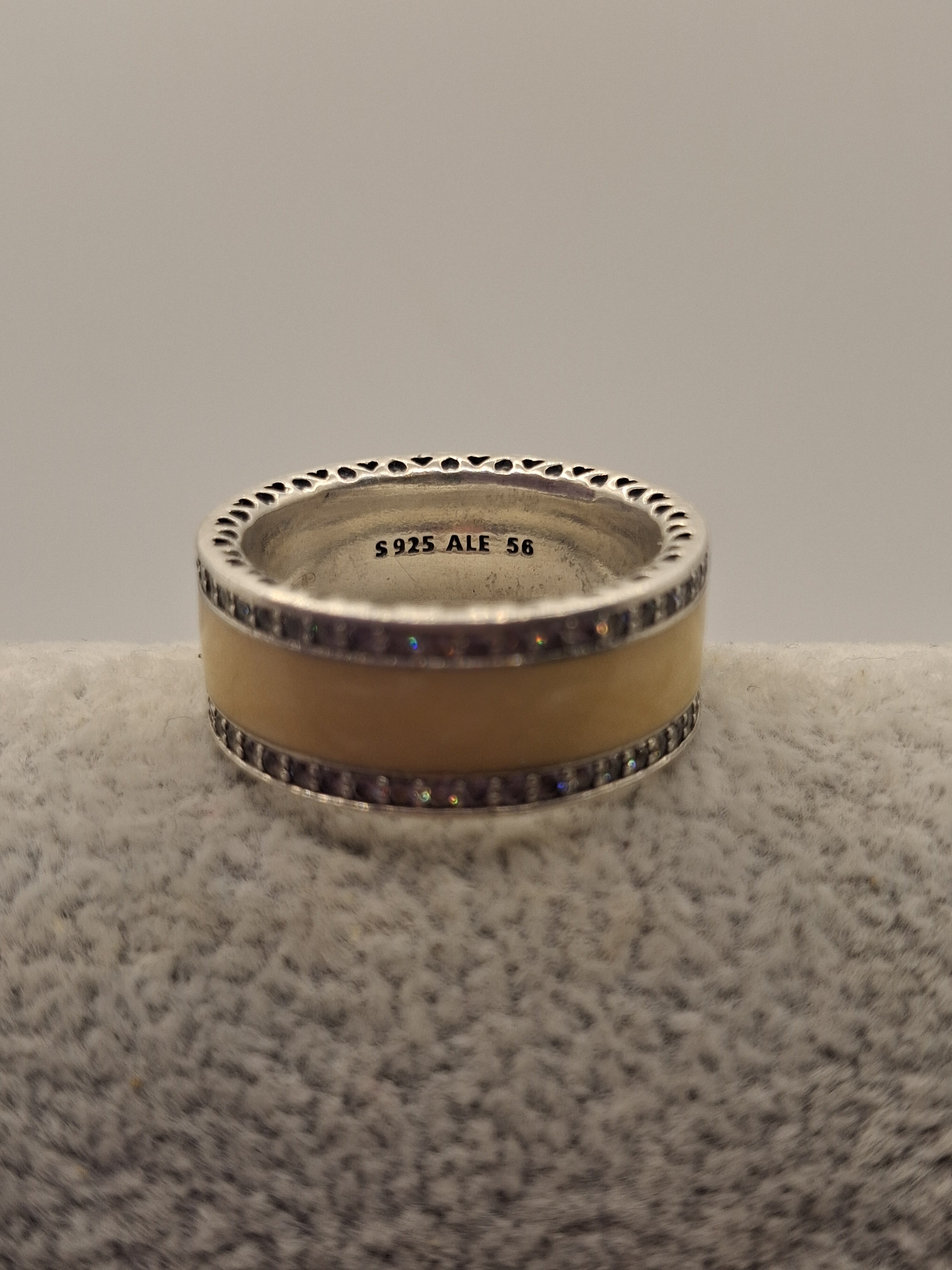 Hearts of Pandora Pearlescent Enamel Band Ring Size 56 S925 ALE