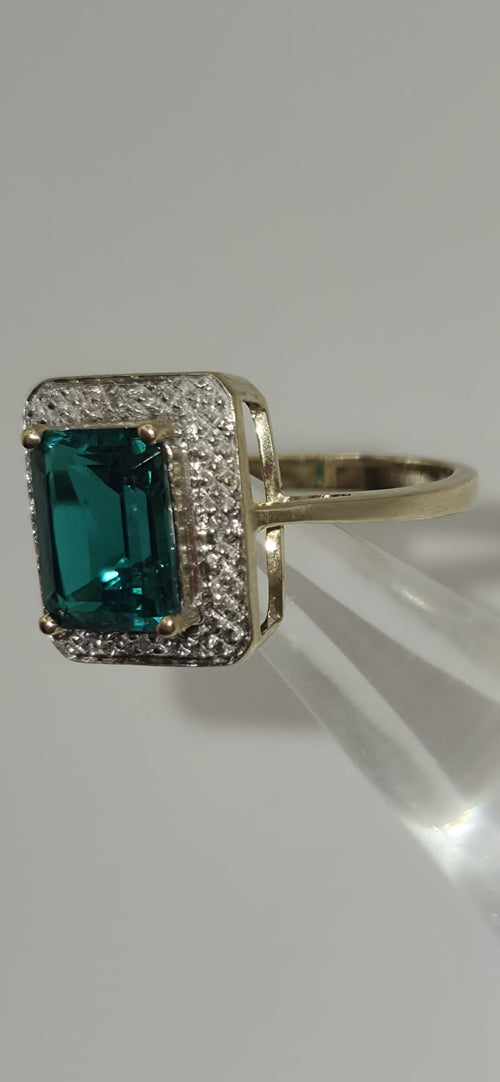 9ct Yellow Gold Hallmarked 375 Indicolite with 4 Accent Diamond's Ring Size P